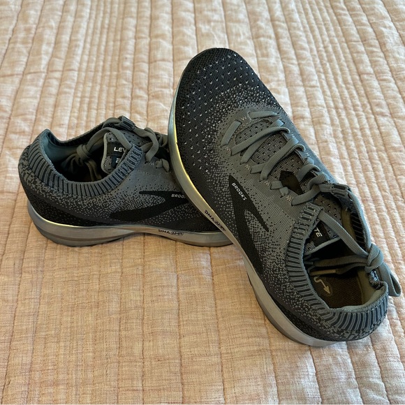 brooks levitate 2 womens